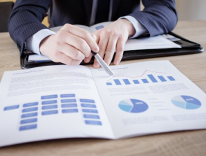 How to Choose the Right Financial Advisor